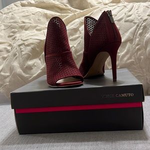 Vince Camuto 3 inch Vatena heels. Color: Samba Nubuck, size 8.